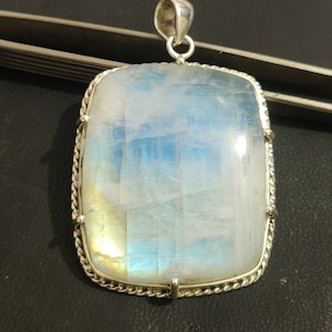 Amazing Rainbow Moonstone Silver Pendant, Large Moonstone Pendant, Moon stone Silver Pendant, Women Pendant