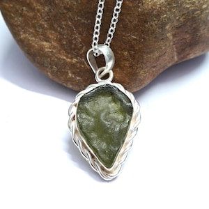 Natural Moldavite Necklace,Moldavite Silver Necklace ,Women Necklace,925 Silver Necklace,Raw Moldavite Pendant