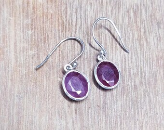 Boucle d'oreille en rubis naturel, Boucle d'oreille en rubis en argent, Boucle d'oreille en rubis, Boucles d'oreilles pour femme, Boucle d'oreille en pierres précieuses, Boucle d'oreille en argent