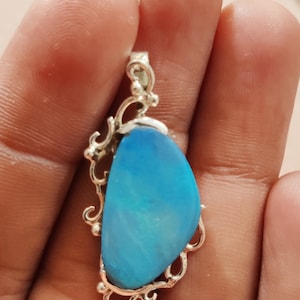 Magnifique pendentif opale d&#39;Australie , pendentif opale , pendentif opale bleue , pendentif opale doublet , pendentif opale en argent , pendentif opale et argent ,