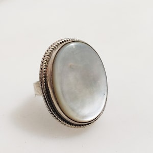 Mother of Pearl Ring, MOP Silver Ring, White Shell Ring, Women Ring, Sterling Silver Ring, Gemstone Ring