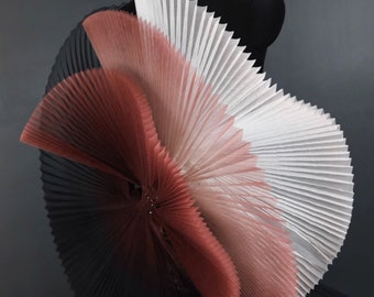 Black Red Gradient Pleat Fabric, Hard Mesh Pleated Fabric,  Ruffle 150 cm Wide Fabric, 3D Folds Wedding Fabric, Suitable For Costume Styling