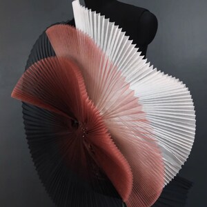 Black Red Gradient Pleat Fabric, Hard Mesh Pleated Fabric,  Ruffle 150 cm Wide Fabric, 3D Folds Wedding Fabric, Suitable For Costume Styling
