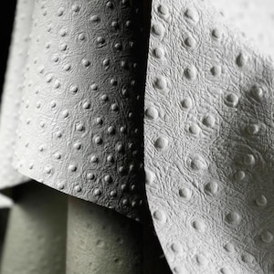 ホワイトグレイン 3D テクスチャ生地、人工皮革 PU 生地、厚手のデザイナー生地、幅 55 インチの背景衣装/生地、プロム生地
