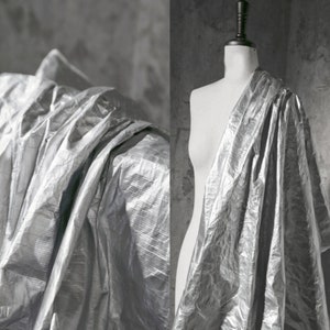 Tessuto in PU rivestito in argento, Tessuto di carta impermeabile, Tessuto da sposa opaco 3D, Tessuto di design non elasticizzato, Costume/tessuto di sfondo largo 59''
