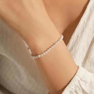 Freshwater white pearl bracelet in sterling silver