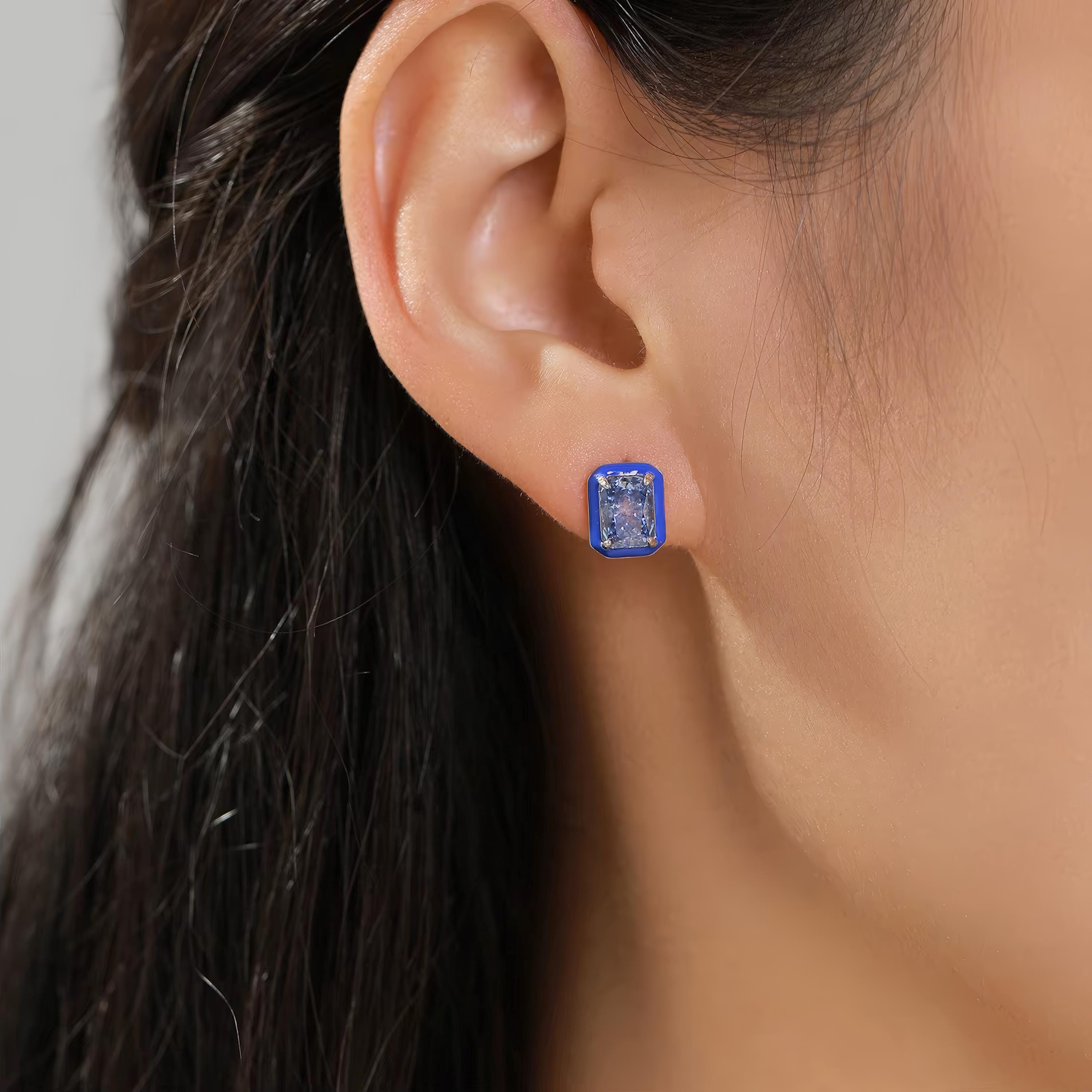 Boucles D’oreilles Perçées Clous Argent Avec Cristal Bleu Saphir – Occasion Sans Marque