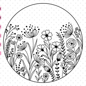 Può includere: Illustrazione in bianco e nero di arte lineare di un cerchio pieno di vari fiori e foglie. I fiori sono stilizzati e includono margherite, rose e altri elementi floreali.