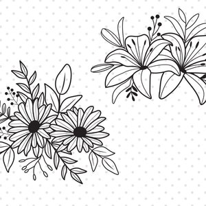 Pu&ograve; includere: Due disegni in bianco e nero di mazzi di fiori. Il primo mazzo presenta gigli con petali lunghi e sottili e foglie. Il secondo mazzo presenta margherite con petali arrotondati e foglie.