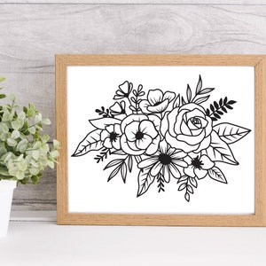 Puede incluir: Un dibujo en blanco y negro de un ramo de flores. El ramo incluye rosas, margaritas y otras flores. Las flores est&aacute;n dispuestas en un estilo suelto y natural.