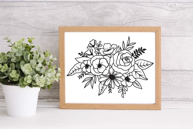 Puede incluir: Un dibujo en blanco y negro de un ramo de flores. El ramo incluye rosas, margaritas y otras flores. Las flores est&aacute;n dispuestas en un estilo suelto y natural.