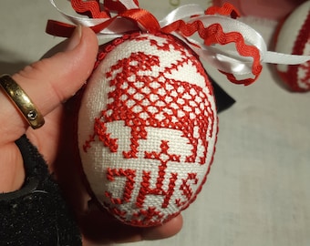 embroidered egg easter lamb