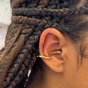 Sculptural Gold or Silver Ear Cuff – No Piercing Required, Polished Metal Alloy