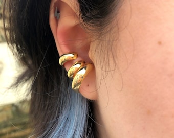 Triple Chunky gold plated ear cuff, Three layered hoops, everyday statement jewellery, triple row large ear cuff, conch earcuff, ear wrap