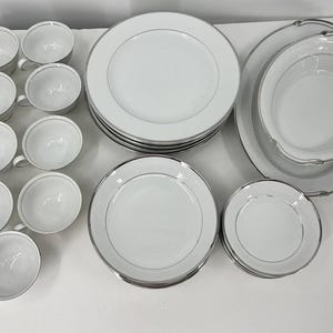 Harmony House Fine China Set Silver Melody 3647 34 Pieces Total