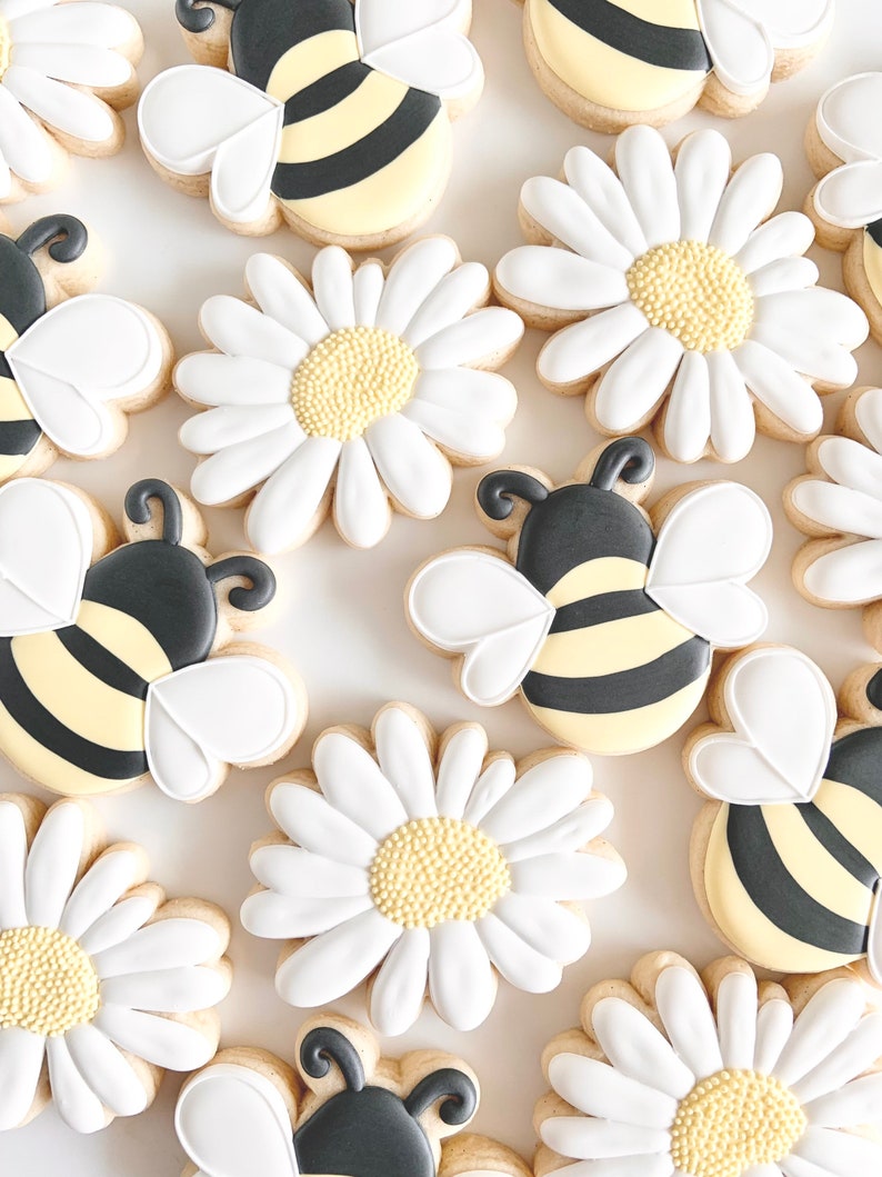Bee Cookie Cutter image 3