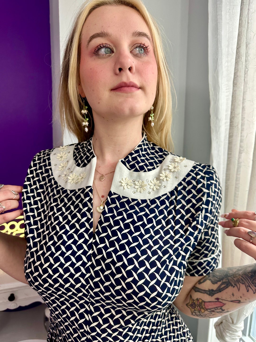 Vintage 40s Summer Dress. Dark Blue & off White Dress W/ White Linen