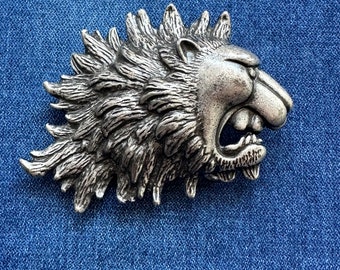 Vintage Wolf Belt Buckle. Large Wolf Head Buckle. Pewter.