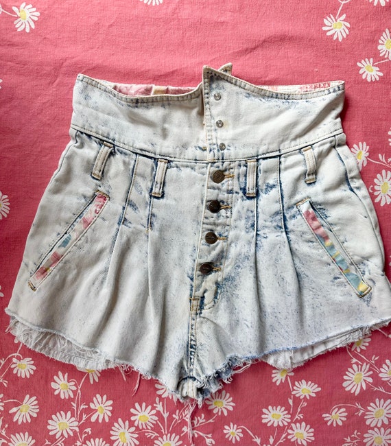 Vintage 80s Fold Down Acid Wash Cut Off Shorts. S… - image 7