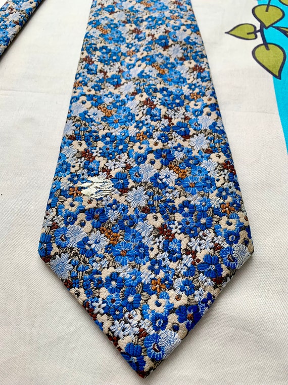 Vintage 1970s Mens Tie. Off White, Blue & Brown F… - image 1