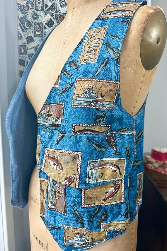 Vintage Fisherman Novelty Print Vest. Huge Pocket… - image 2