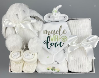 New Baby  Personalised Luxury Gift Hamper, Keepsake Box, Baby Present for Baby Shower, New Parents, Newborn, New arrival,  Unisex, Boy, Girl