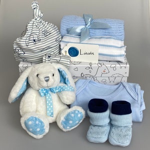 Baby Boy Personalised Luxury Gift Hamper, Keepsake Box, Baby Present for Baby Shower, New Parents, Newborn, New arrival, Girl, Unisex image 2