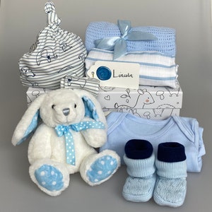 Panier cadeau de luxe personnalisé bébé garçon, boîte souvenir, cadeau de bébé pour baby shower, nouveaux parents, nouveau-né, nouvelle arrivée, fille, unisexe image 2