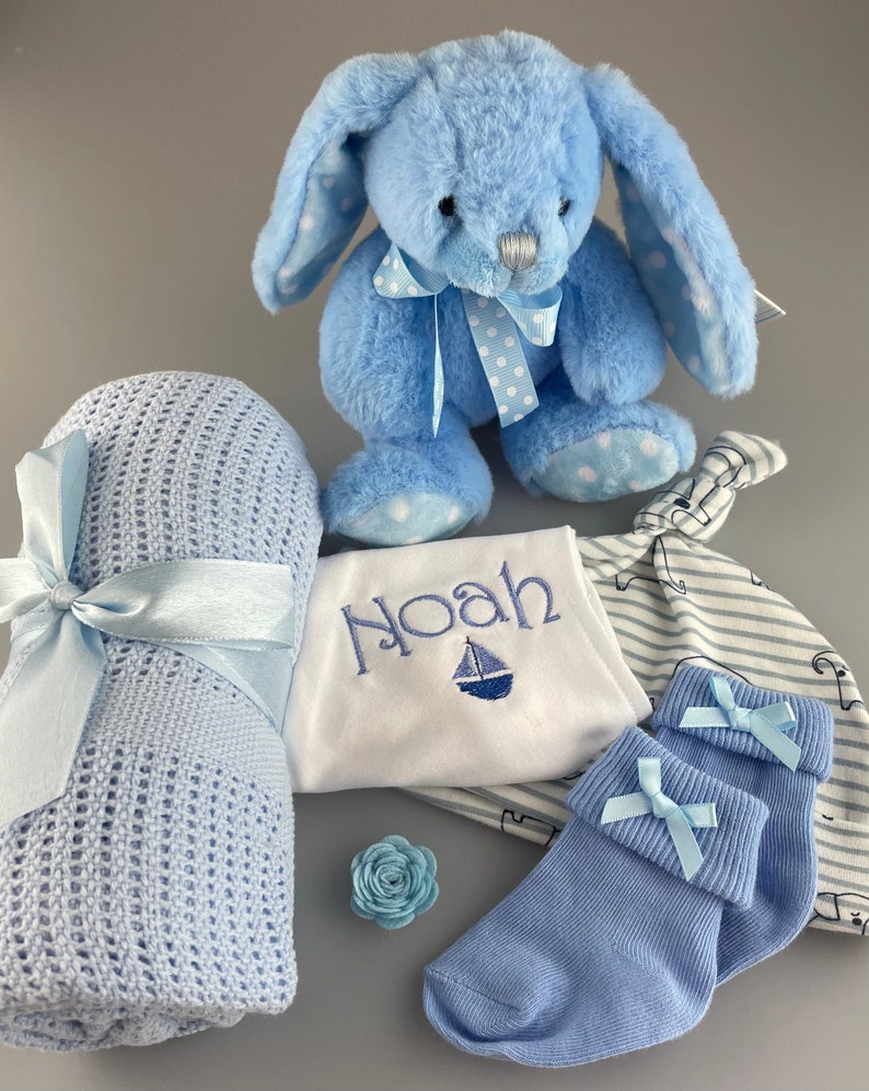 Baby Boy Personalised Luxury Gift Hamper, Keepsake Box, Baby Present for Baby Shower, New Parents, Newborn, New arrival, Girl, Unisex image 3