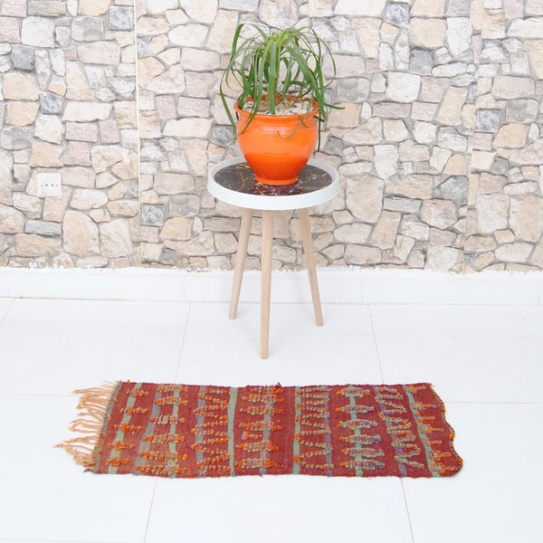 Small Moroccan rug. Antique Azilal Rug Hand-woven. Vintage Azilal Rug Hand Woven by Berber Berber Carpets (90 x 40 cm) 35.4 x 15.7-inch