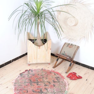 Handmade Berber Wool Round Rug: Vintage Moroccan Boujaad Rug (35 inch)
