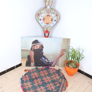Handwoven Moroccan Rug (31 inch): Round Berber Boucharwite Rug