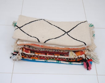 Wholesale Vintage Boujaad Pillow: Moroccan Berber Cushion Cover Set