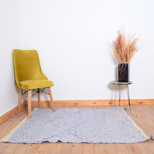 Vintage Moroccan Boujaad Rug: Colorful Berber Wool Rug (140 x 100 cm)