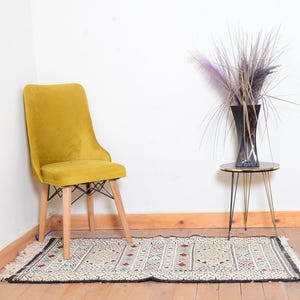Vintage Berber Kilim Rug Handmade Moroccan Wool Rug (145 x 70 cm)