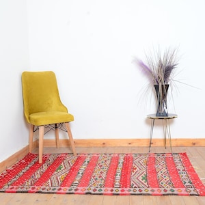 Vintage Berber Kilim Rug: 5.7 x 3.2 FT, Handmade Moroccan Decor