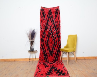 Vintage Wool Azilal Runner Rug: Moroccan Berber Hallway Rug (330 x 80 Cm)