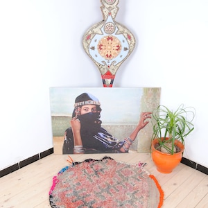 Handwoven Moroccan Rug (31 inch): Round Berber Boucharwite Rug