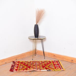 Small Vintage Moroccan Rug: Bohemian Tribal Berber Rug (80 x 45 cm)