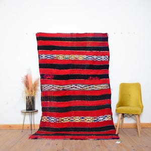 Vintage Moroccan Kilim Rug: Handwoven Wool Heybe Rug (8.2 x 4.9 FT)