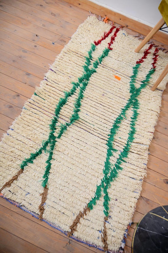 カラフルなアジラル モロッコ ラグ: 手織りウールカーペット (5.4 x