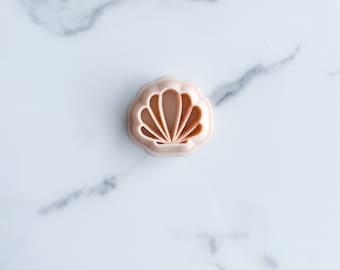 Small Shell Clay Cutter