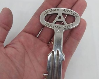 Batman And Robin Arkham Asylum Gotham City Mental Institute Main Gate Metal Key Prop Replica