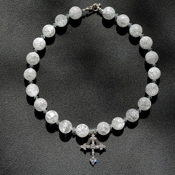 Collier en Cristal de Roche givré et Perles Swarovski - Croix en Cristal et plaqué Argent - Pièce unique Fait main