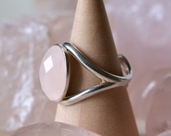 Anillo ajustable 10x14mm, verdadera piedra fina: Cuarzo Rosa facetado en montura de Plata 925, Creación Artesanal, hecho en Francia