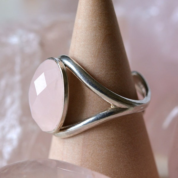 Anillo ajustable 10x14mm, verdadera piedra fina: Cuarzo Rosa facetado en montura de Plata 925, Creación Artesanal, hecho en Francia