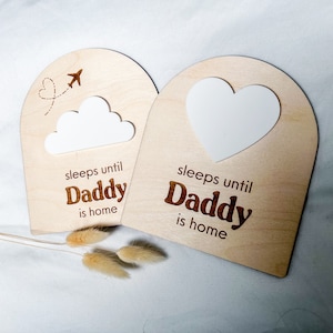La maison de papa | Compte à rebours | Plaque personnalisée | Cadeau bébé | Combien de couchages | Souvenirs | Famille pilote | Travail Vie personnelle Voyages