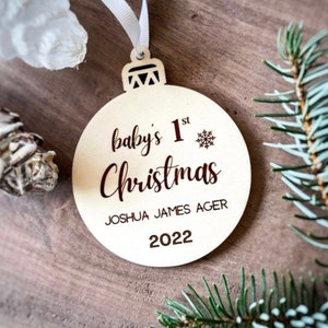 Ornement de Noël personnalisé | Ornements de noms gravés au laser | | d’ornement de boule | cadeau bébé Premier ornement de Noël de bébé