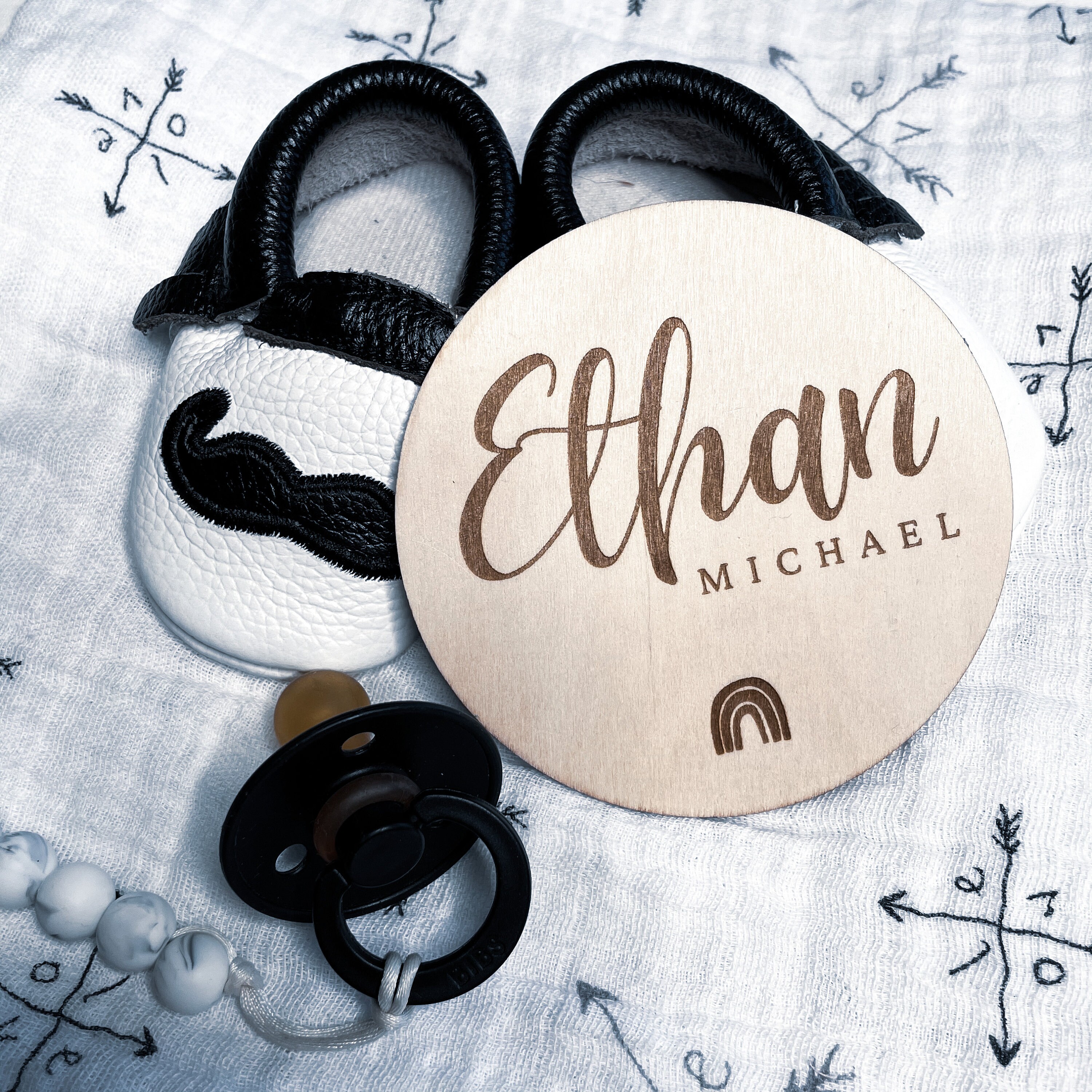 Wooden Monthly Milestone Discs for Baby Photos | Month Photo Props ...