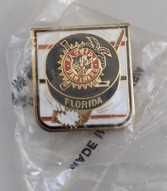 NHL Florida Panthers Hockey Puck Pin NIP Brand Ne… - image 2